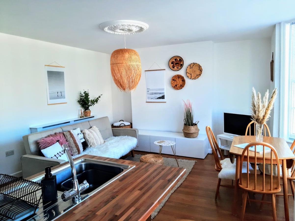 Seagrass Studio Apartment Скарбъро Екстериор снимка