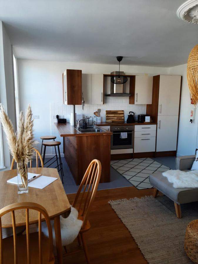 Seagrass Studio Apartment Скарбъро Екстериор снимка