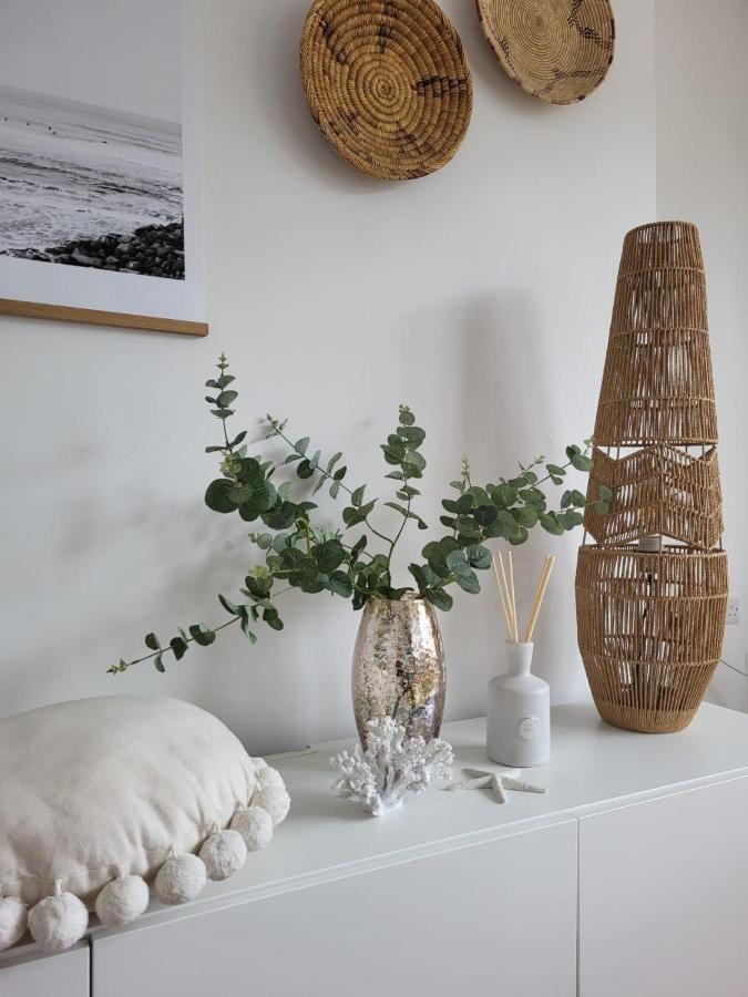 Seagrass Studio Apartment Скарбъро Екстериор снимка