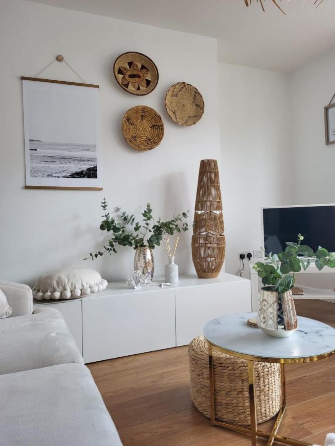 Seagrass Studio Apartment Скарбъро Екстериор снимка