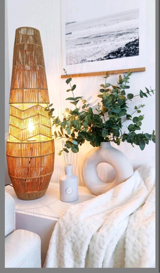 Seagrass Studio Apartment Скарбъро Екстериор снимка