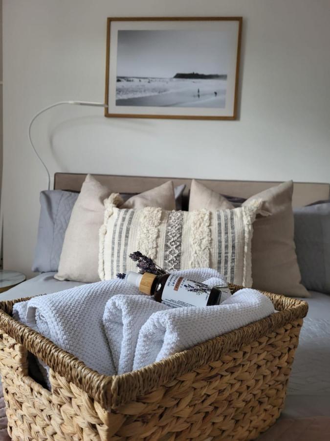 Seagrass Studio Apartment Скарбъро Екстериор снимка