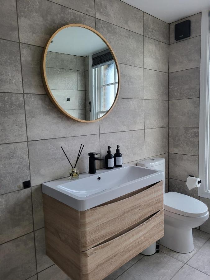 Seagrass Studio Apartment Скарбъро Екстериор снимка