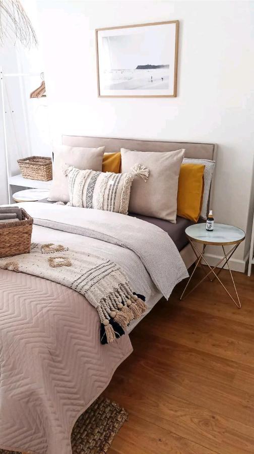 Seagrass Studio Apartment Скарбъро Екстериор снимка