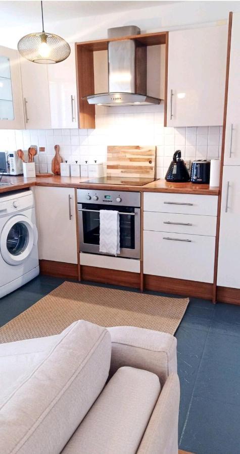 Seagrass Studio Apartment Скарбъро Екстериор снимка